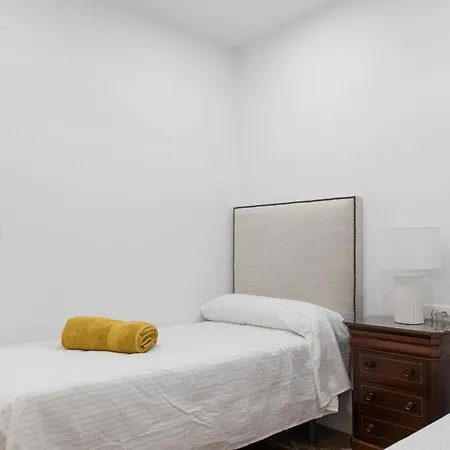 La Bodega Con Parking Gratis