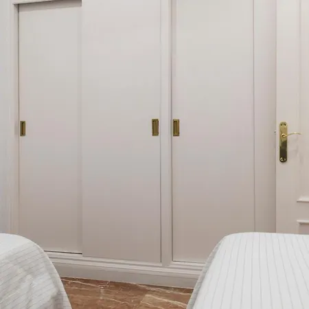 La Bodega Con Parking Gratis *