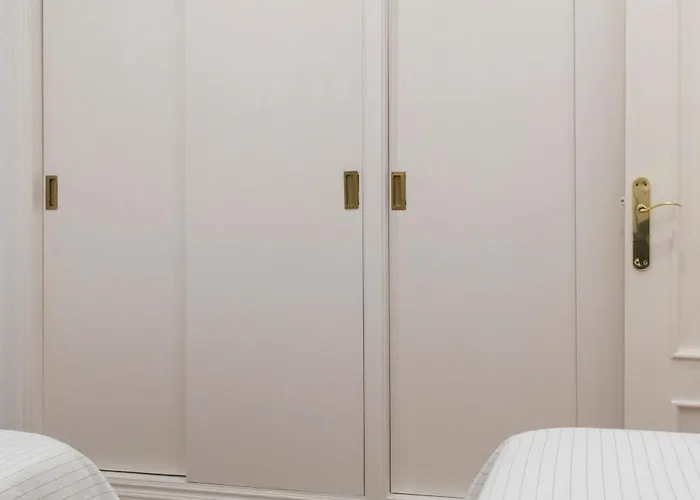 La Bodega Con Parking Gratis *